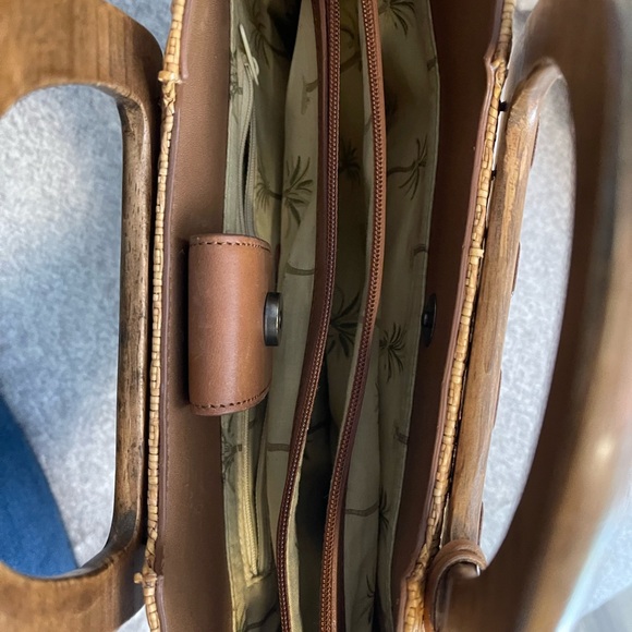 Vintage Fossil basket weave wooden handle handbag. - Picture 3 of 4